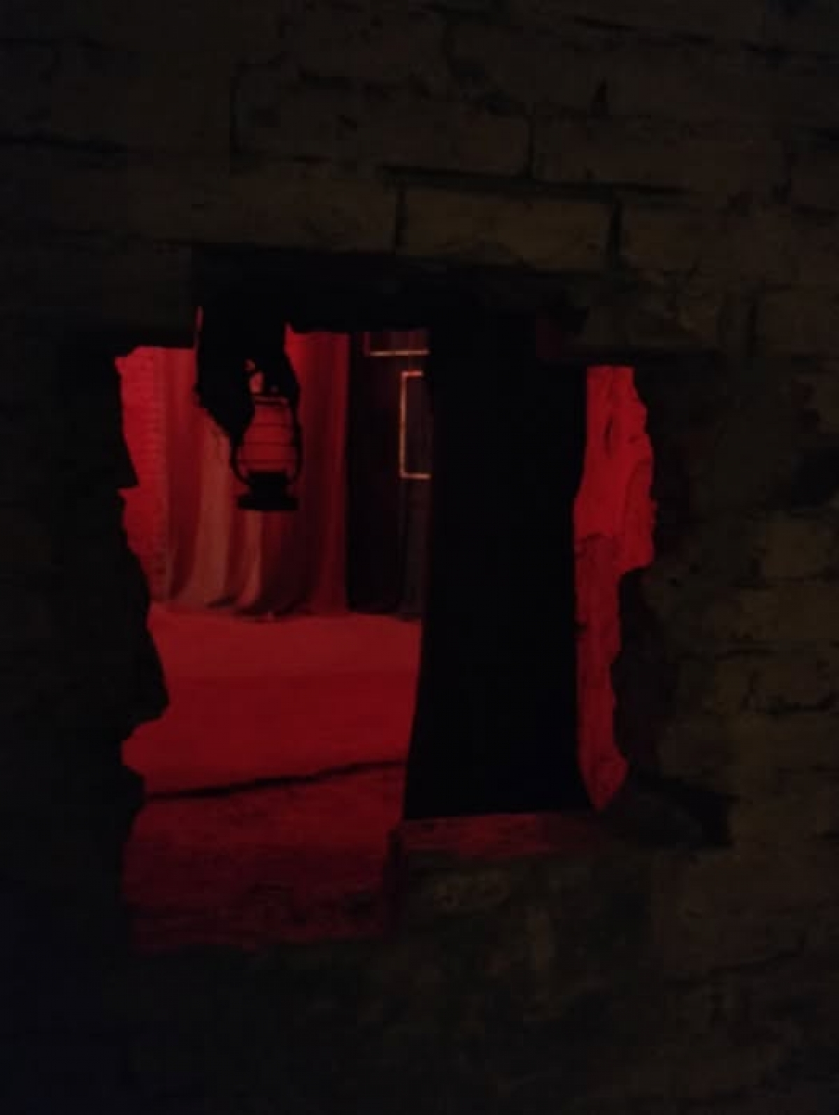 25 квітня  (субота)  о 16:00 запрошуємо на  збірну ЕКСКУРСІЮ У ПІДЗЕМЕЛЛЯ міської Ратуші (колишня вʼязниця): 