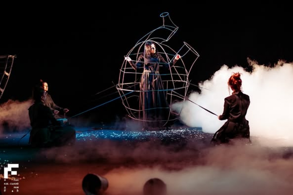 Як звучить правда, коли її не хочуть чути? Гучно. Болісно. Небезпечно.